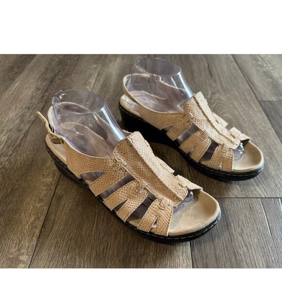 Clarks‎ Beige Snakeskin Wedge Sandals Size 10 - Picture 1 of 7